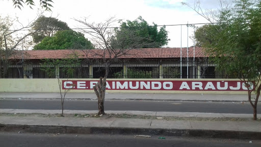 CE Raimundo Araujo, Av. Pres. Vargas, s/n - Corrente, Chapadinha - MA, 65500-000, Brasil, Entidade_Pública, estado Maranhão