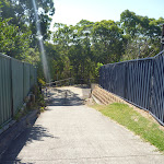 Track between houses into Green Point Reserve (403369)