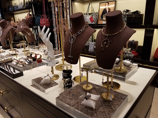 Fashion Accessories Store «Henri Bendel», reviews and photos, 845 N Michigan Ave, Chicago, IL 60611, USA