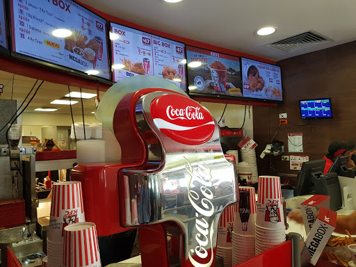 KFC, Calle 31 s/n, Benito Juárez, 24180 Cd del Carmen, Camp., México, Restaurante de comida rápida | NL