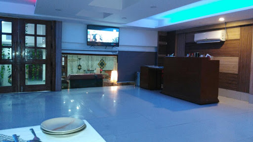Hotel Shiraz Regency, Khanpuri Gate, Near Main bus stand, Hoshiarpur, Punjab 146001, India, Hotel, state PB