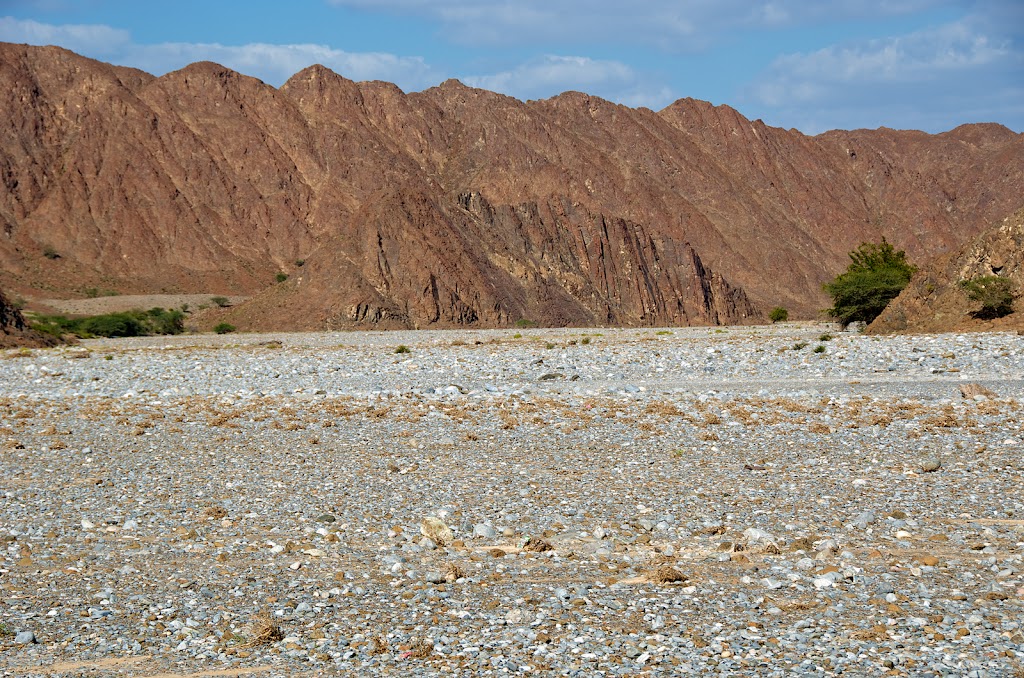 Wadi Abyad Oman Toyota Land Cruiser