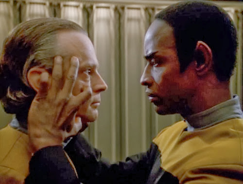 Star Trek: Voyager, 2x16