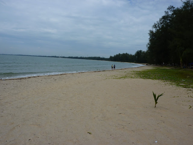 Blog de voyage-en-famille : Voyages en famille, Cherating, plage ou plage