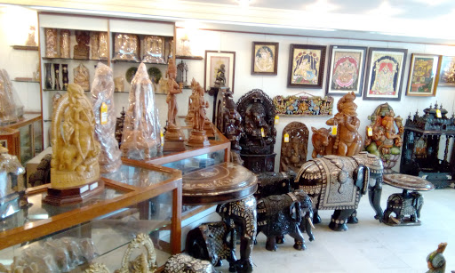 Handicrafts, Sayyaji Rao Rd, Devaraja Mohalla, Mandi Mohalla, Mysuru, Karnataka 570001, India, Handicraft_Store, state KA