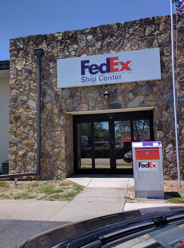 Shipping and Mailing Service «FedEx Ship Center», reviews and photos, 3885 Mercantile Ave, Naples, FL 34104, USA