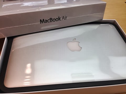 MacBook Airの開封