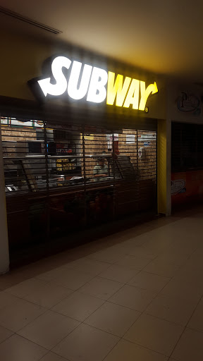 Subway, Av. De los Industriales 1500 Local C-10, Plaza Paseo Santa Catarina, Centro, 66350 Santa Catarina, NL, México, Restaurante de comida rápida | NL