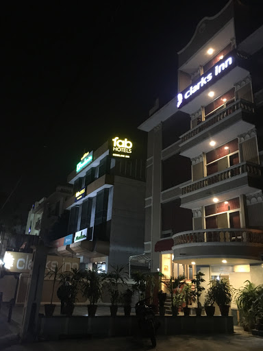 FabHotel Conclave Inn Nehru Place, Conclave Inn, R-30, Nehru Enclave, Outer Ring Road, Kalkaji, New Delhi, Delhi 110019, India, Indoor_accommodation, state DL