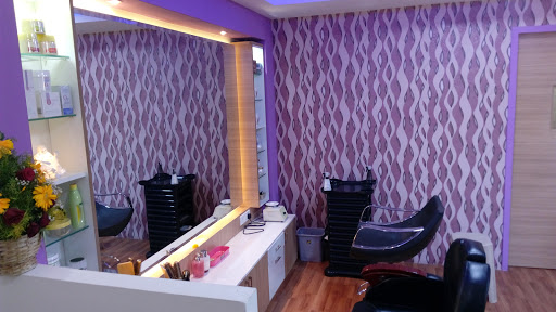 FreshLooks Beauty Salon and Spa, 1 / 1C , 6th Main, Tank Bund Road ,, Opp J P Park Main Gate, Mathikere, Bengaluru, Karnataka 560054, India, Nail_Salon, state KA