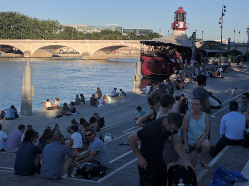 La Vie est Belle