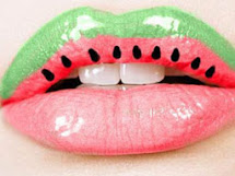 Boca ou lábios pintados com estampa de melancia