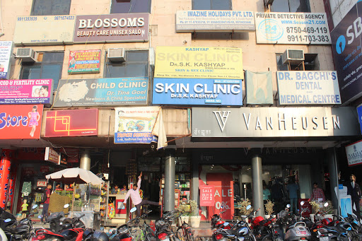 Kashyap Skin clinic, Plot No. 7, Shop No. 145, 1st Floor, Vardhman Dee Cee Plaza, Sector 11 Dwarka, Delhi, 110075, India, Trichologist, state UP