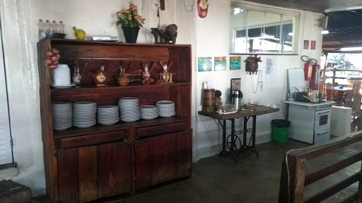 Fazendinha Sabiá - Restaurante, R. Bolívia, 110 - Tibery, Uberlândia - MG, 38405-108, Brasil, Restaurantes, estado Minas Gerais