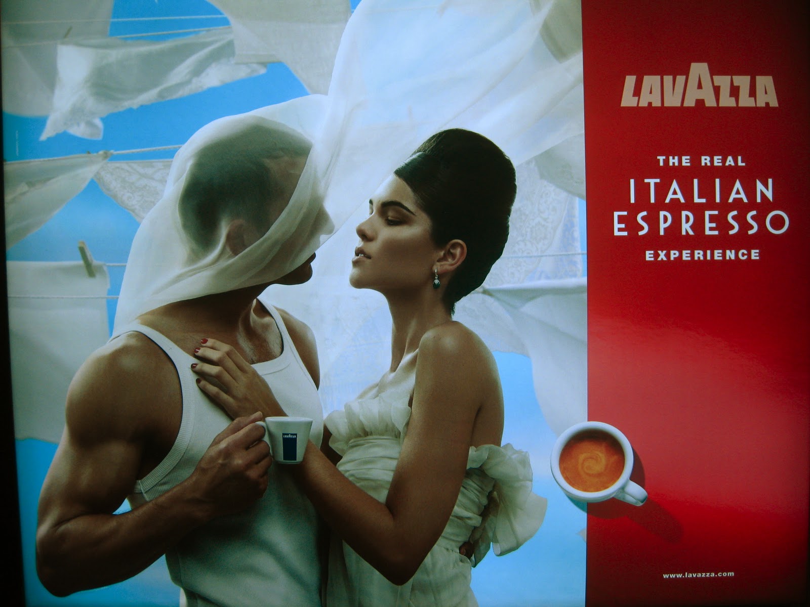 'na cica de vino by Nico Contenta the beauty of Italian advertising