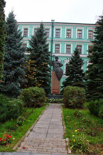 Danilov Monastery statue Moscow