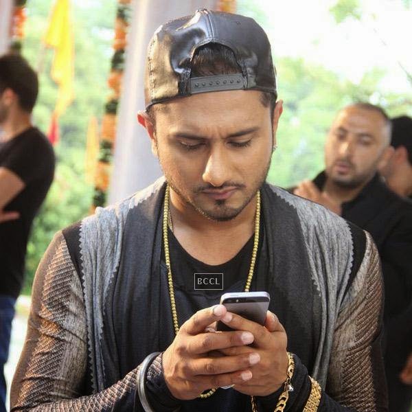 Yo Yo Honey Singh spotted at the promo shoot of his new show India's Raw Star at film city Mandir. (Pic: Viral Bhayani)