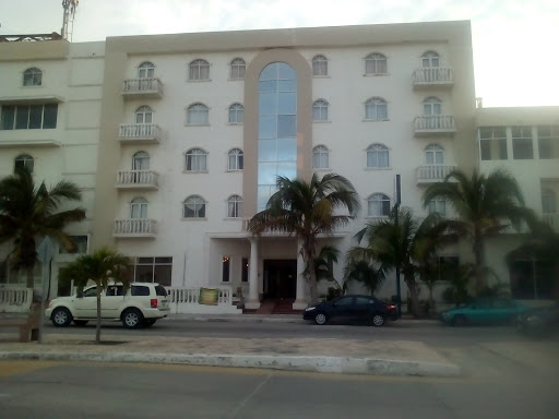 Hotel Doña Juana Cecilia Miramar, Blvd. Costero SN-S RESTAURANT PLAYA EL  PARAISO, Playa Miramar, 89540