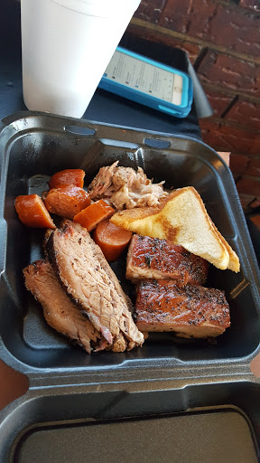 Restaurant «UNC’s BBQ», reviews and photos, 1511 E Marshall Ave, Longview, TX 75601, USA