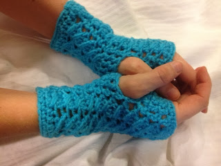 Crocheted Fingerless Cable Mittons
