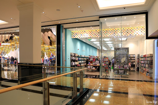 Paperchase - Mall of the Emirates, Mall of The Emirates - E11 Sheikh Zayed Rd - Dubai - United Arab Emirates, Stationery Store, state Dubai