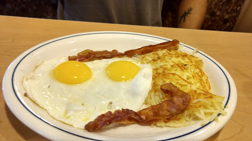 Restaurant «IHOP», reviews and photos, 6606 Northwest Hwy, Crystal Lake, IL 60014, USA