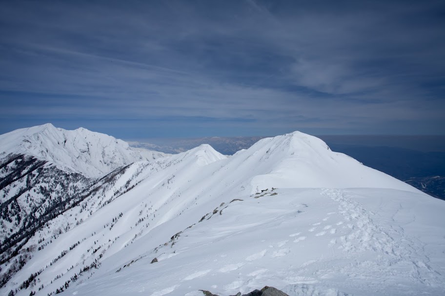 中峰~鹿島槍へ続く稜線