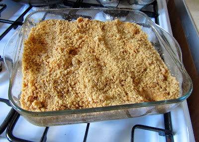 apple crumble out of the oven