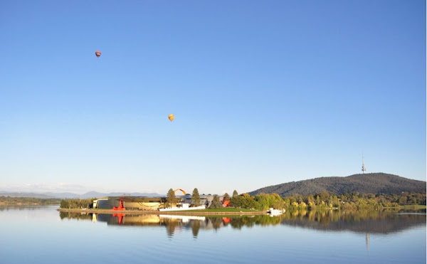 lake burley griffin telstrayama and balloons