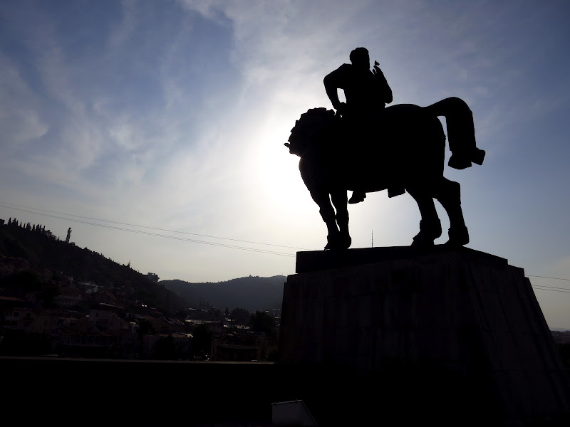 Statue of King Vakhtang Gorgasali, Tbilisi
