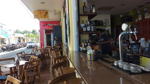 THE THIRSTY COUGAR Seaside Boozery and Kitchen, Calle 3 sur entre Rafael E. Melgar y Av. 5, 317, Local 6, Centro, 77600 San Miguel de Cozumel, Q.R., México, Restaurante americano | QROO