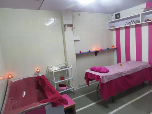 FACELINE beauty and wellness center, shop no. 36/37, Ambika park, Near Shree Krupa Hall, Sector - 6, Khanda Colony, Greater Khanda, Navi Mumbai, Maharashtra 410206, India, Beauty_Parlour, state MH