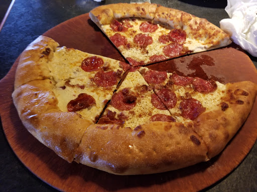 Pizza Restaurant «Pizza Hut», reviews and photos, 2880 E Harbor Rd, Port Clinton, OH 43452, USA