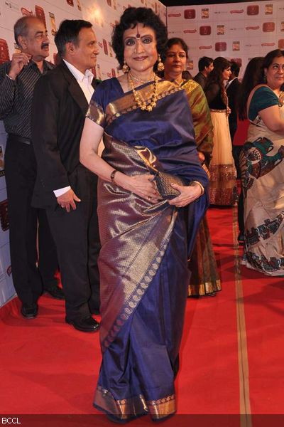 Yesteryear actress Vyjayanthimala walks down the red carpet during the Stardust Awards 2013, held in Mumbai on January 26, 2013. (Pic: Viral Bhayani)