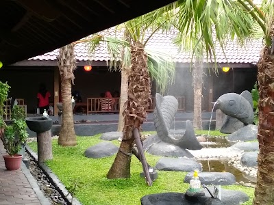 Photos of Warles Bu Kadir (cabang Ambulu)
