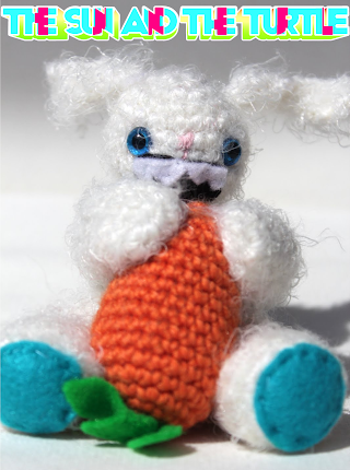 Amigurumi Bunny with Carrot by the sun and the turtle