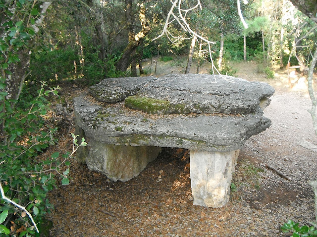 Dolmen de can Serra de l'Arca