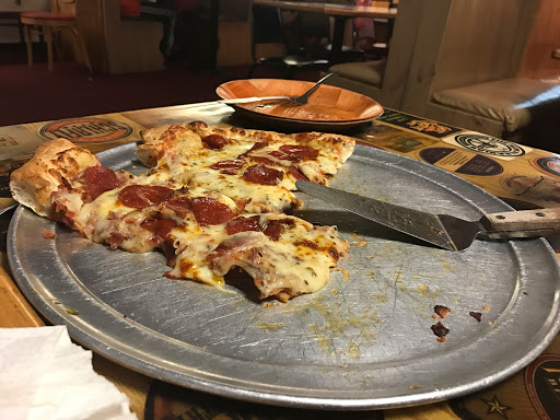 Restaurant «Charlestown Pizza Company», reviews and photos, 850 Main St, Charlestown, IN 47111, USA
