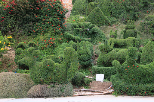 Harpers Topiary Garden