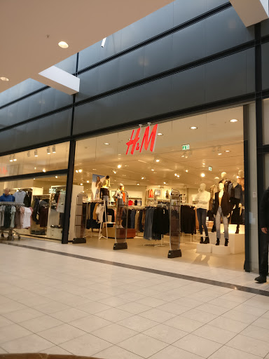 H&M, Næstved Storcenter 3, 4700 Næsteved, Danmark