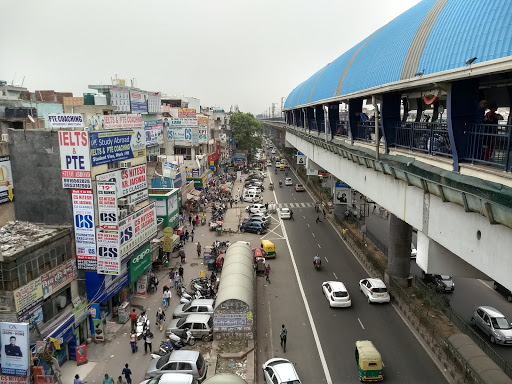 Laxmi Nagar Metro Station, Vikas Marg, Block D, Laxmi Nagar, Delhi, 110031, India, Train_Station, state UP