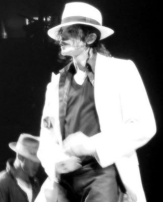 O que Michael Jackson faria por seu show de retorno “This is It”? ZMJ%25202009%2520TII%252079