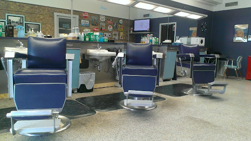 Barber Shop «Buzz Barbershop», reviews and photos, 208 W Main St, St Charles, IL 60174, USA