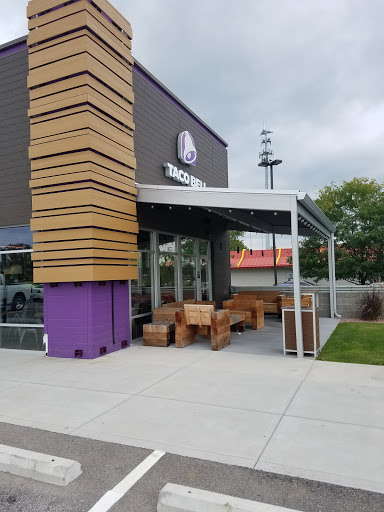 Mexican Restaurant «Taco Bell», reviews and photos, 3042 Stones Crossing Rd W, Greenwood, IN 46143, USA