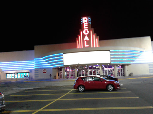 Movie Theater «Regal Cinemas Culver Ridge Plaza 16», reviews and photos, 2255 East Ridge Road, Irondequoit, NY 14622, USA