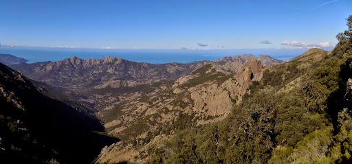 Le vallon d'Amacu débouchant en face de l'Argentella dans le Marsulinu