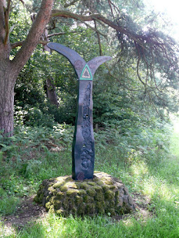 Sculpture marking the National Cycle Network Route 1