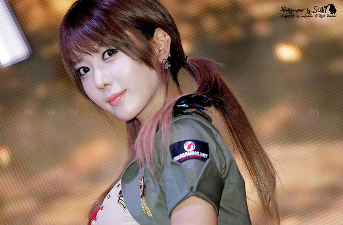 Showgirl G-Star 2012: Heo Yoon Mi - Ảnh 61