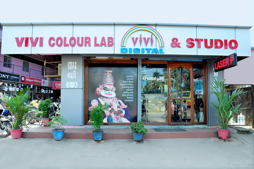 Vivi Digital Studio, Guruvayoor – Althara – Ponnani road, Ponnuparambil, Guruvayur, Kerala 680101, India, Photography_Studio, state KL