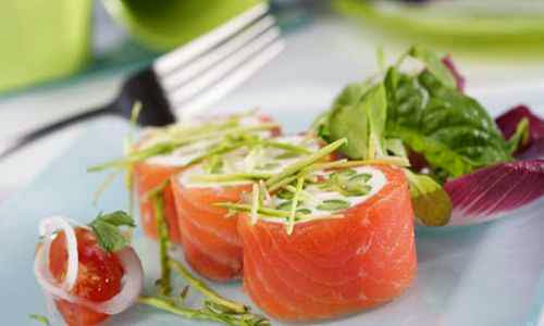 Rollitos de salmon con queso Rollitos de salmon con queso